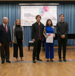 Il Trio Incendio, vincitori del 1° Premio, con da sx Bruno Giuranna e l'Avv. Eleonora Schillaci (Eleomai)